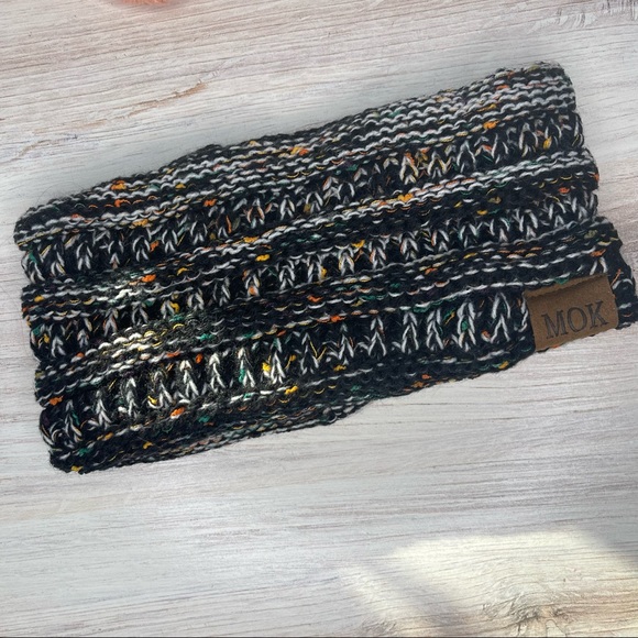 NWOT Ear Warmers - Picture 4 of 6